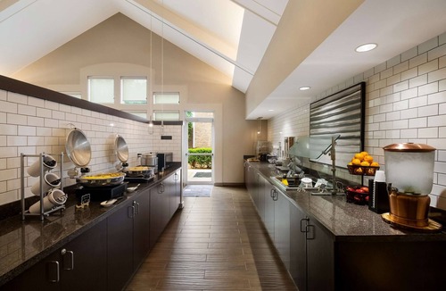 Richardson Hotel | Minutes to The Dallas Arboretum and Botanical Gardens! Private Kitchen, Parking