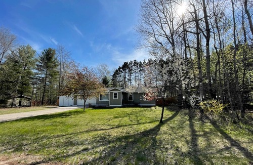 Rapid City House | Minutes to Torch Lake | Arcades | AC | Fenced Yard