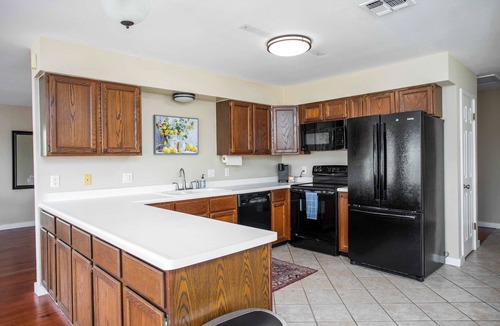 Fredericksburg House | Minutes to Wineries, King Beds, Game Room, Kitchen
