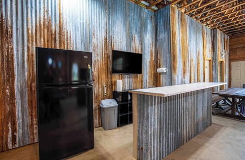 Fredericksburg House | Minutes to Wineries, King Beds, Game Room, Kitchen