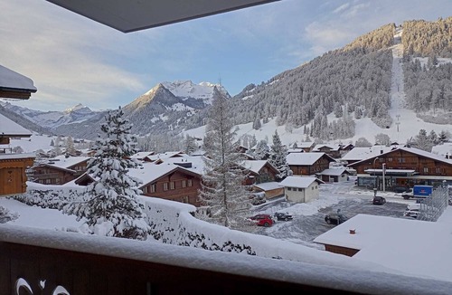 Zweisimmen Nr Gstaad Apartment | Minutes Walk from Gstaad Center - Great Apartment