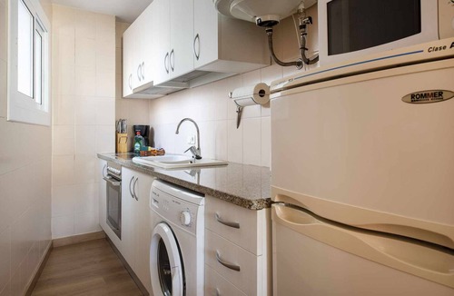 Tossa de Mar Apartment | Miquel 2 – Apartment with Parking, Wi-Fi and A/C