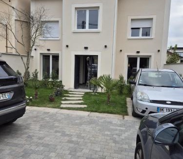 Athis-Mons Apartment | Mir Chambre 3 et 4