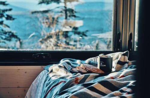 Lac Beauport Ski Chalet | MIR - Micro Chalet with Incredible View Near Quebec City