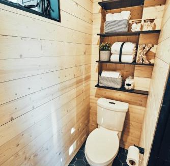 Lac Beauport Ski Chalet | MIR - Micro Chalet with Incredible View Near Quebec City