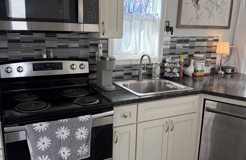 Lake Helen Cottage | Mira Bella South - 1BR Tiny Home in Lake Helen