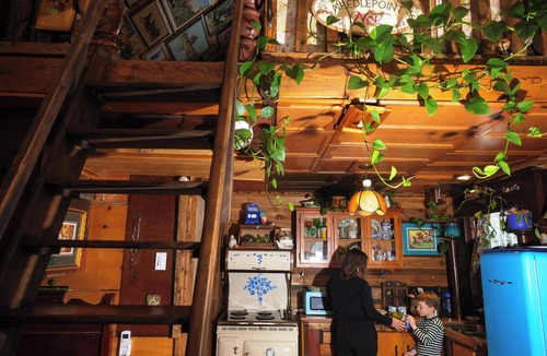 Belfast Cabin | Miracles on Polly- Memory Lane Cabin