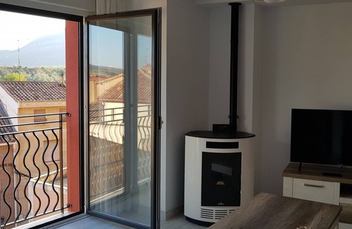 Herce Apartment | MIRADORES DEL ISASA - VIURA-NEOSENS STUDIO APARTMENT