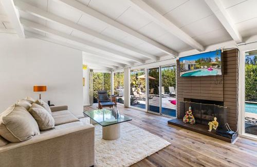 Magnesia Falls Cove House | Mirage Cove