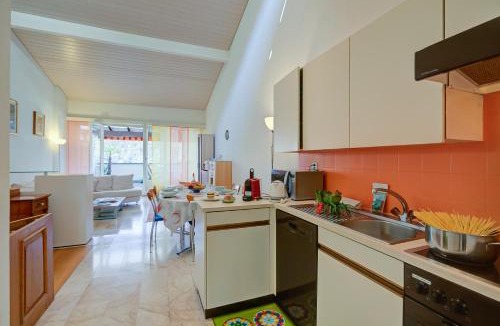 Morcote Apartment | Miralago Lakeview Morcote With Pool - Happy Rentals