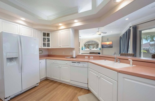 Avalon Beach Estates House | Miramar Beach Home | Walk to Private Beach