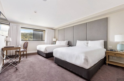 Terrey Hills Hotel | Miramare Gardens