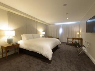 Terrey Hills Hotel | Miramare Gardens Boutique Accommodation