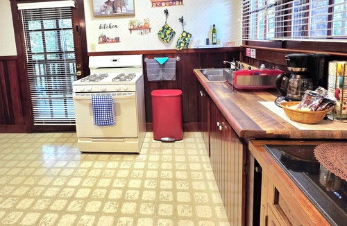 Myers Flat Cottage | Miranda Gardens Resort