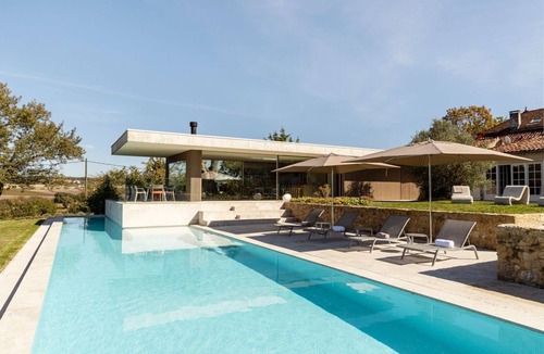 Saint-Orens-Pouy-Petit Villa | Mirandole - Eight Bedroom Villa, Sleeps 18