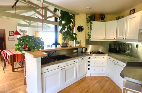 Roumengoux Villa | Mirepoix architect-designed villa bright heated pool gym wifi air-conditioning.