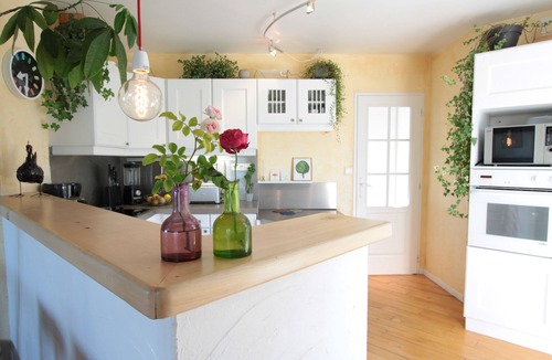 Roumengoux Villa | Mirepoix architect-designed villa bright heated pool gym wifi air-conditioning.