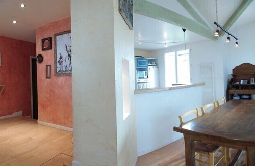 Roumengoux Villa | Mirepoix architect-designed villa bright heated pool gym wifi air-conditioning.