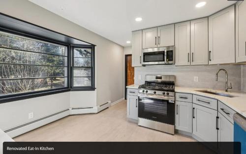 Closter Apartment | Miriam Lambert