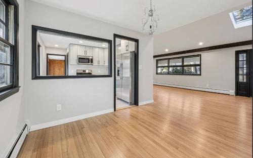 Closter Apartment | Miriam Lambert