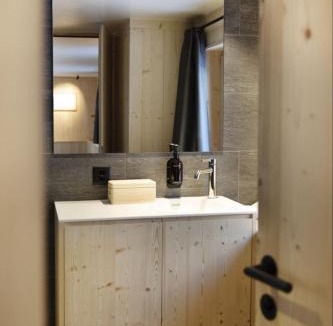 Les Plans-sur-Bex Hotel | Miroir d'Argentine