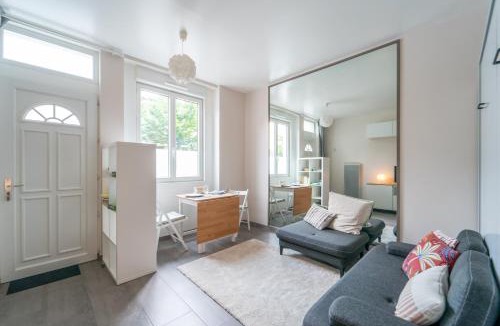 Petit-Ivry Apartment | Miroir en Lumière - Studio à 10min du 13e Paris