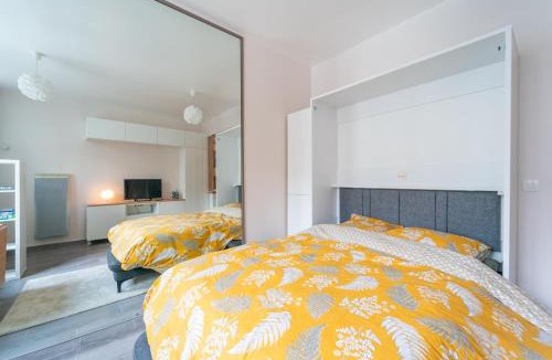 Petit-Ivry Apartment | Miroir en Lumière - Studio à 10min du 13e Paris