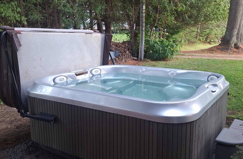Dudswell Ski Chalet | Mirror Lakefront and SPA | A Fleur D'eau