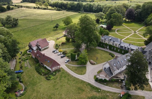 Maisnieres Apartment | Mirus apartment at Château d'Harcelaines