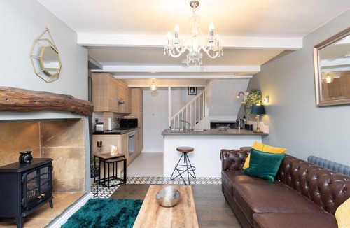 Thornton Cottage | Mischa Cottage