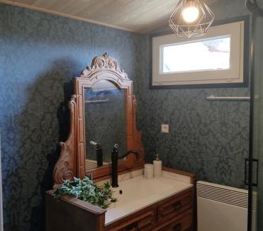 Saint-Juvin House | Mise au vert