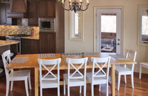 Dysart et al Cottage | Miskwabi Lake House - Five Bedroom Cottage, Sleeps 10
