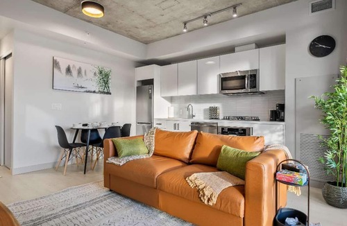 Connaught Condo | Miso 2 BD - Skyline View, Patio, Gym, Pool & AC