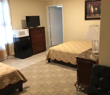 Misquamicut Hotel | Misquamicut Beach Front Inn