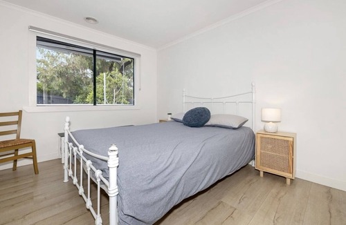 McCrae House | Miss McCrae walk to everything!!!!