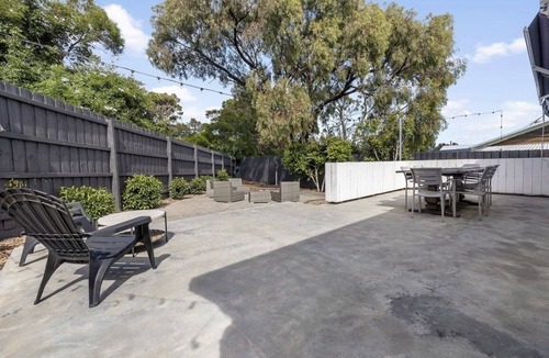 McCrae House | Miss McCrae walk to everything!!!!