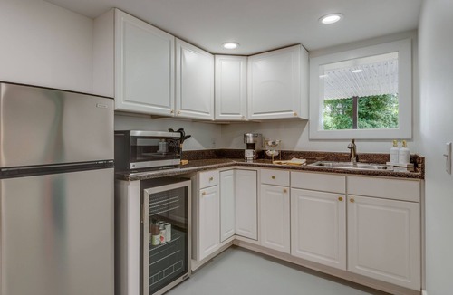 Eighth Avenue Apartment | Miss You in the Morning : Private Suite