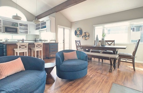 South Mission Beach House | Mission Beach 5bd Multi Unit|Steps to Sand+ Parking