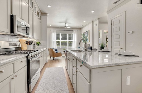 Fayetteville House | Mission House - 2.5 mi to UofA and DT Fayetteville