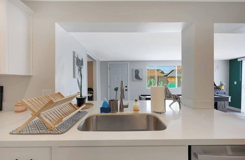 Glendale House | Mission Masia | Near Stadium | Pool | BBQ | Games