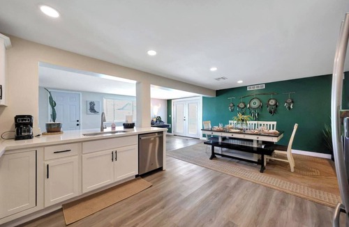 Glendale House | Mission Masia | Near Stadium | Pool | BBQ | Games