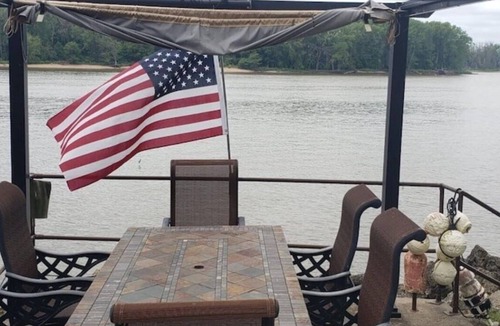 De Soto Cabin | Mississippi Cabin with Boat dock