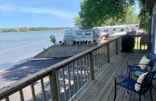 Bellevue House | Mississippi River Cabin