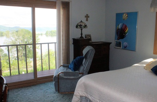 Brownsville House | Mississippi River View