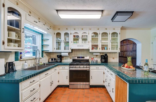 Saint Mary House | Missouri Castle w/Private Lake, Pool & 100 Acres!