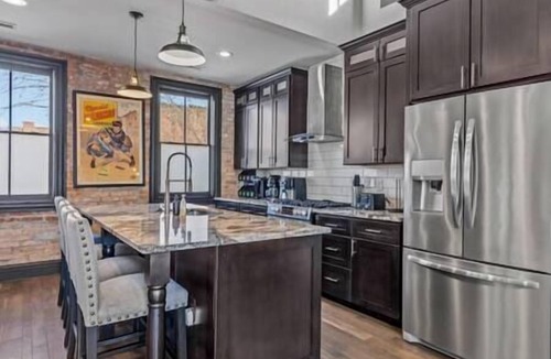 Compton Heights Apartment | Missouri · Homey Historic Elegance
