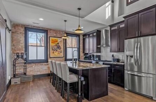 Compton Heights Apartment | Missouri · Homey Historic Elegance
