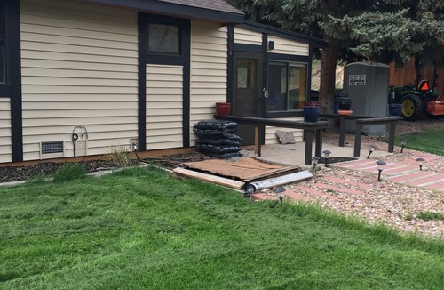 Cascade Cabin | MISSOURI RIVERFRONT CABIN