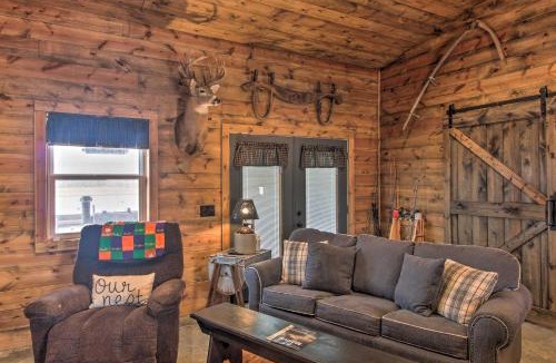 Dawn House | Missouri Vacation Rental with Fire Pit Access