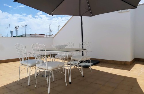 Triana Apartment | Misterhost Attorney Triana III - Private terrace
